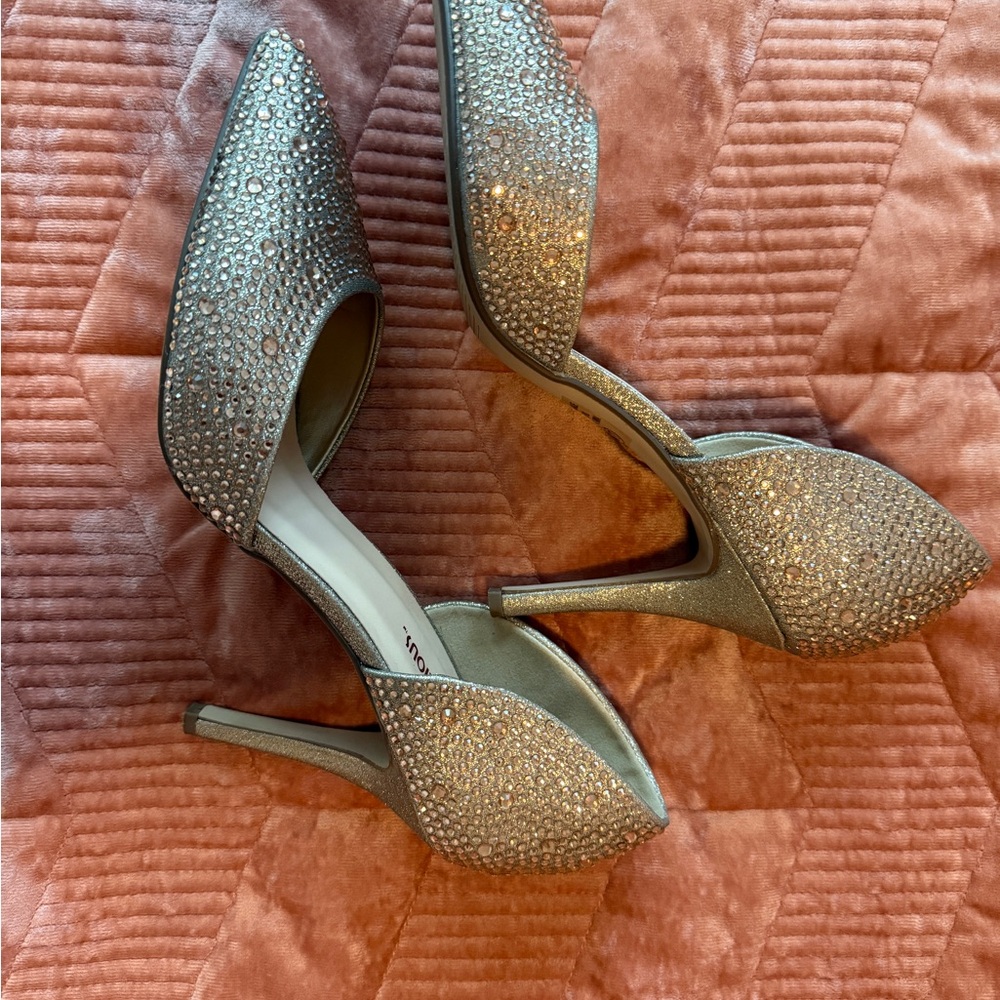 Women’s Red Delicious Size 10 Glam Rhinestone Glitter Sparkle High Heels Elegant